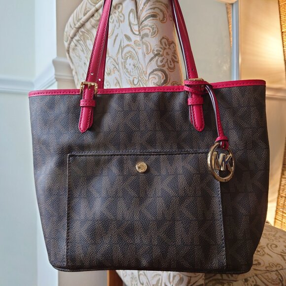 Michael Kors Jet Set Medium Snap Pocket Tote - Picture 2 of 16